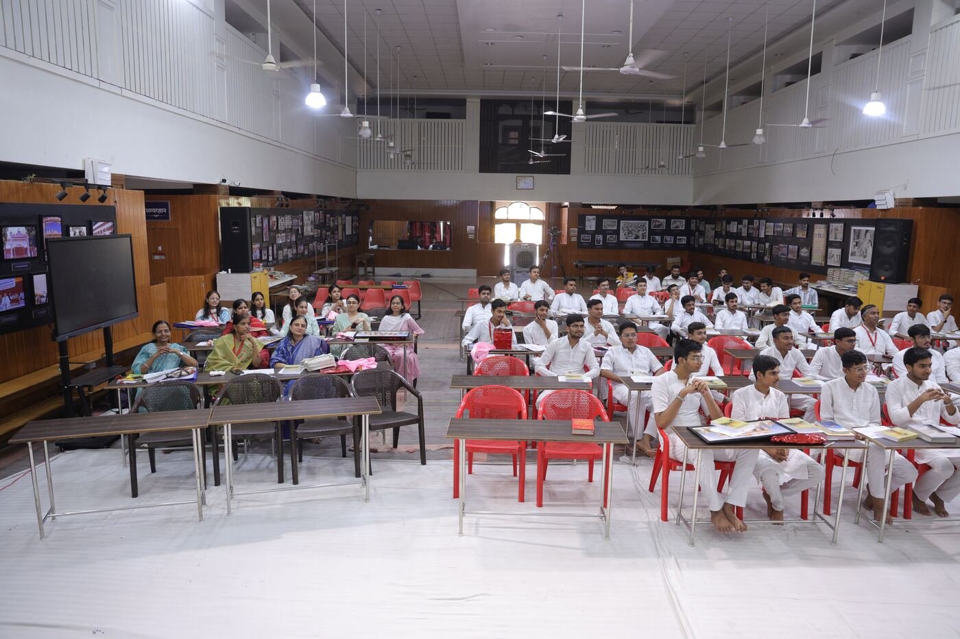 A morning session in progress