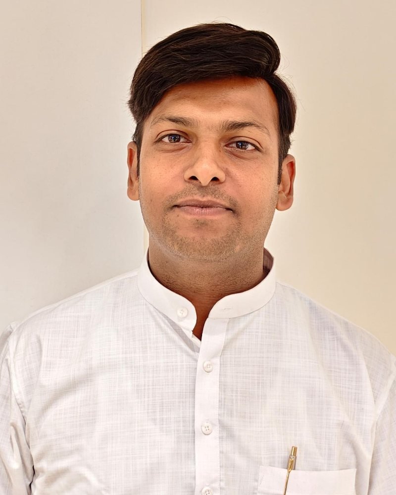 Portrait of Dr. Nilesh Shastri